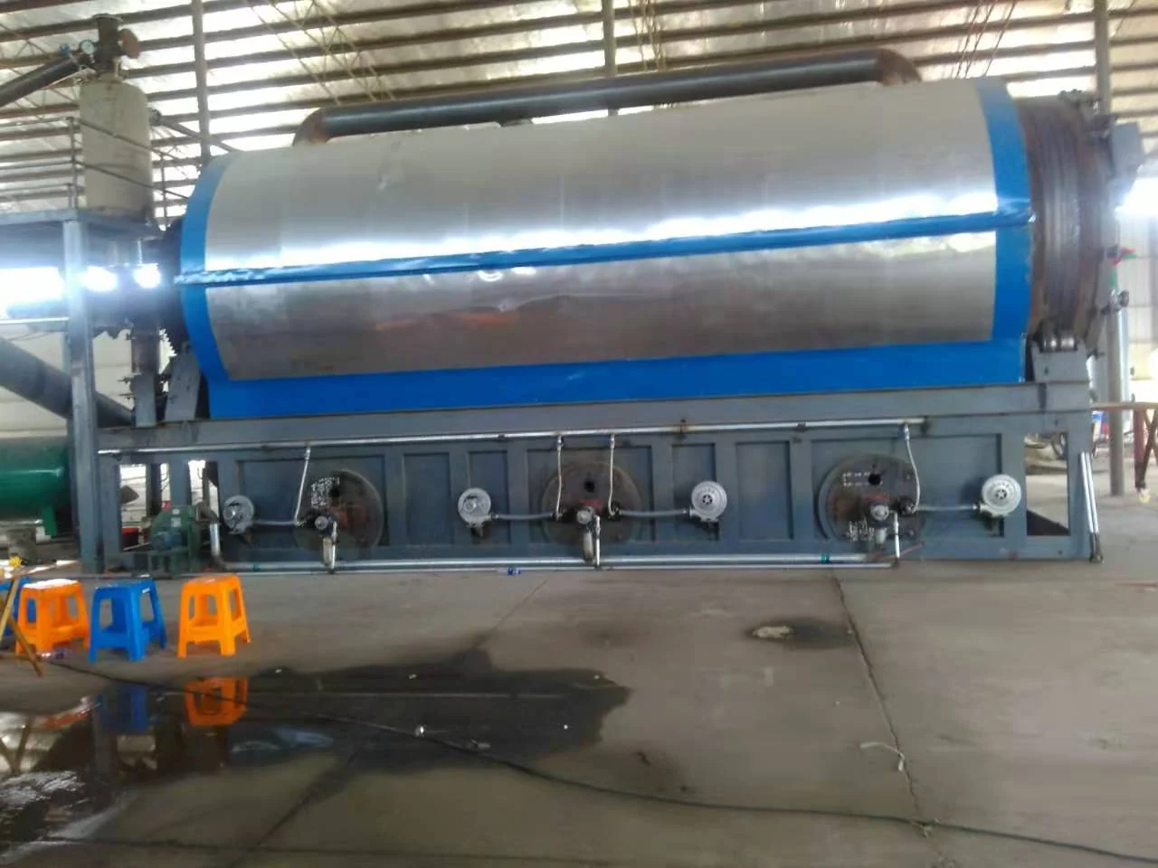 Jiujiang, Jiangxi Province, China - on the south bank of the Yangtze River project equipment